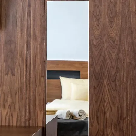 Jaegerhaus In Am Hohentwiel 3* سينغن