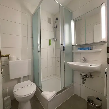 Jaegerhaus In Am Hohentwiel 3*