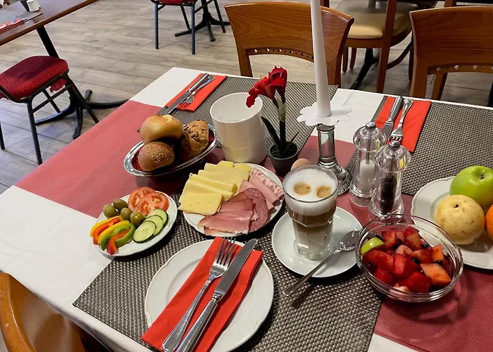 Jaegerhaus In Am Hohentwiel 3*