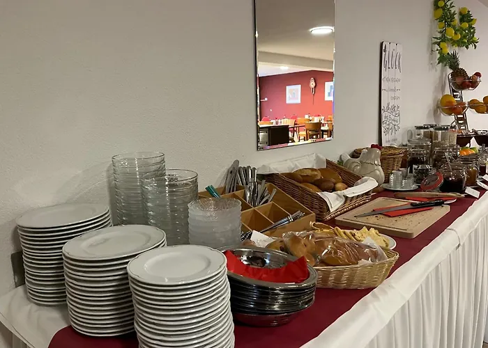 Jaegerhaus In Am Hohentwiel 호텔 3*